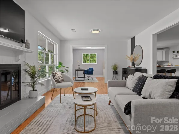 1110 3rd Ave W, Hendersonville, NC 28739