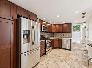 2124 Manton St, Philadelphia, PA 19146