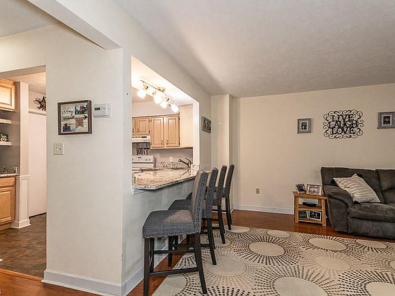 5th image of 7128 N Queens Ferry Pl