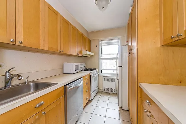 Sold by SBNY RE | media 5