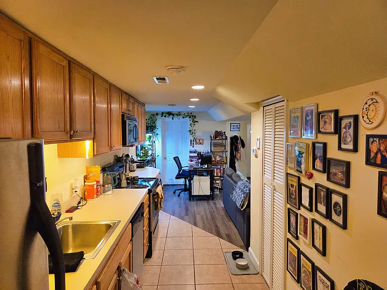 1361 Parkwood Pl NW #B — Photo 13