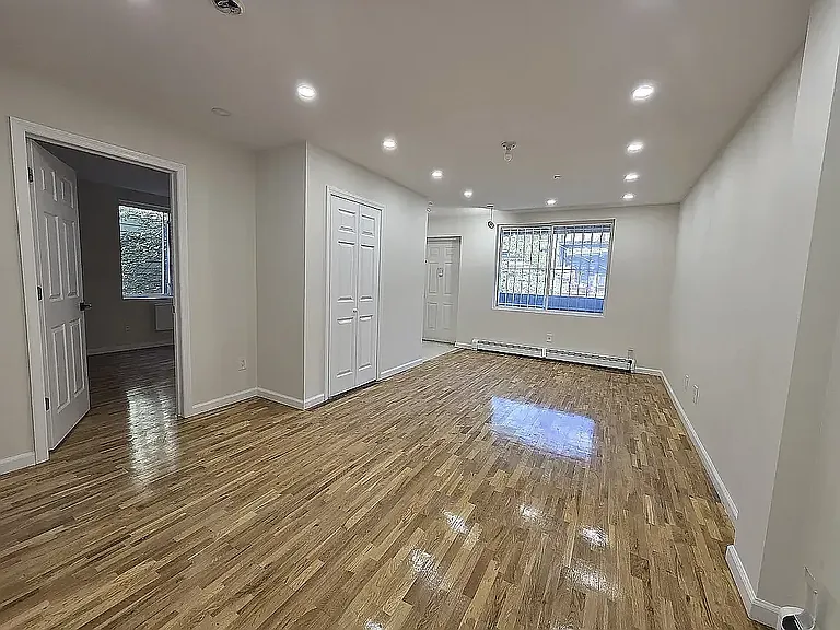 385 Vernon Ave #1B — Photo 6