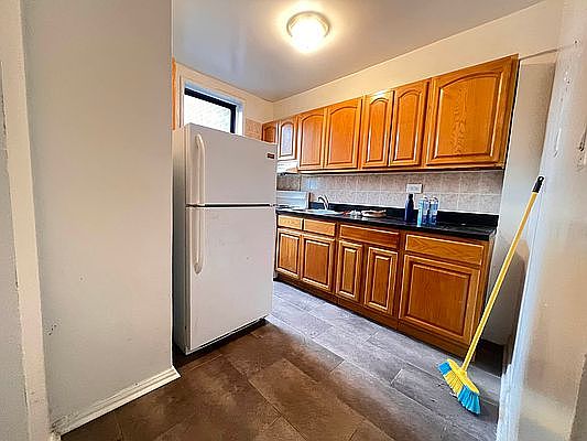 5th image of 35-05 87th St #6J