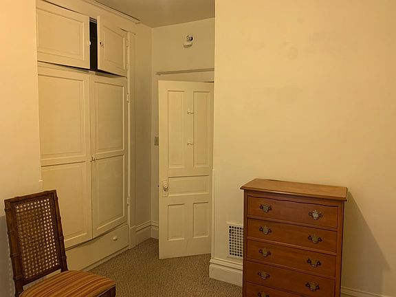 3rd image of 782 1/2 Glen Oak St