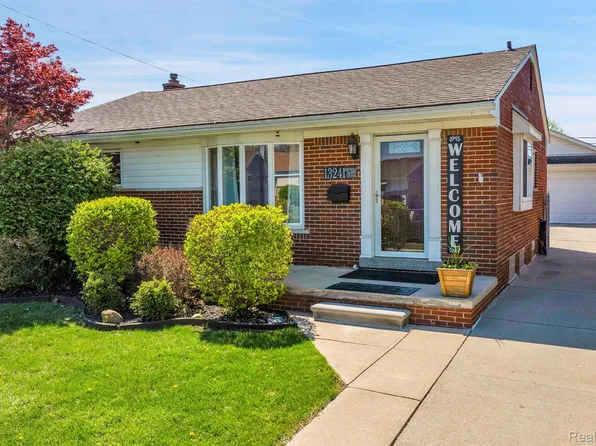 13241 Peach St, Southgate, MI 48195