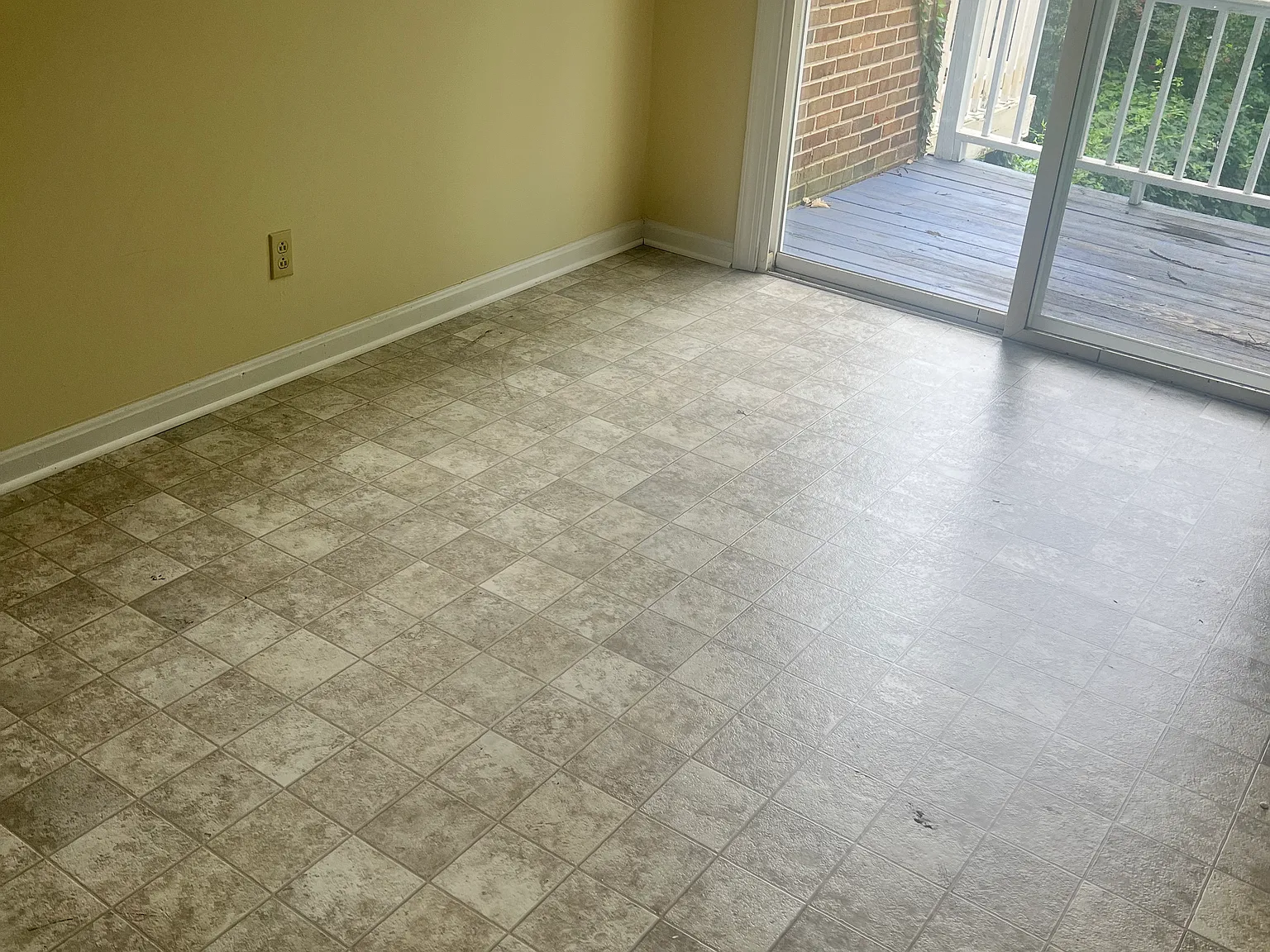 3 bed, 1.5 bath, 1144 sqft, $2,100 — Photo 3