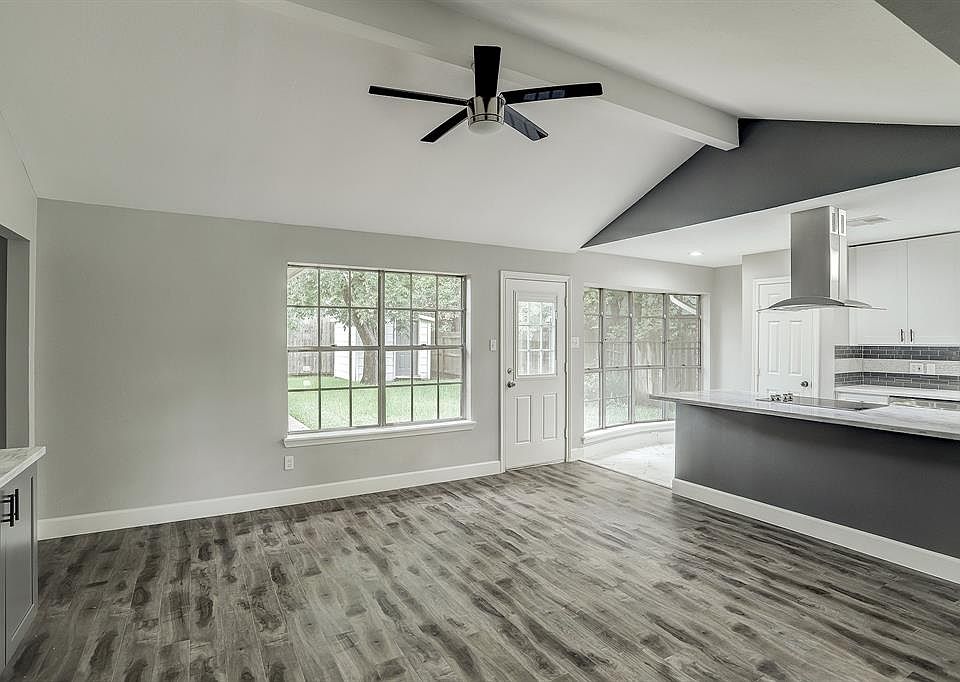1st image of 859 Carlingford Ln