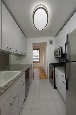 Rented by Manhattan Skyline | media 1