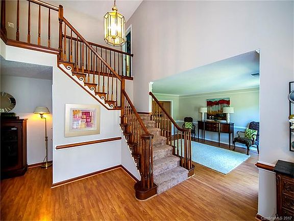 3rd image of 1800 Watlington Dr