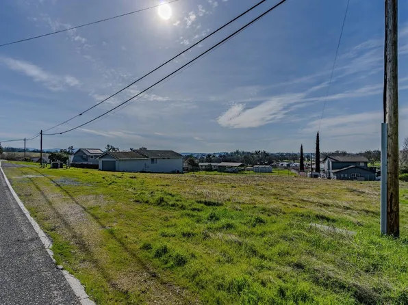 4104 Lakeview Dr, Ione, CA 95640