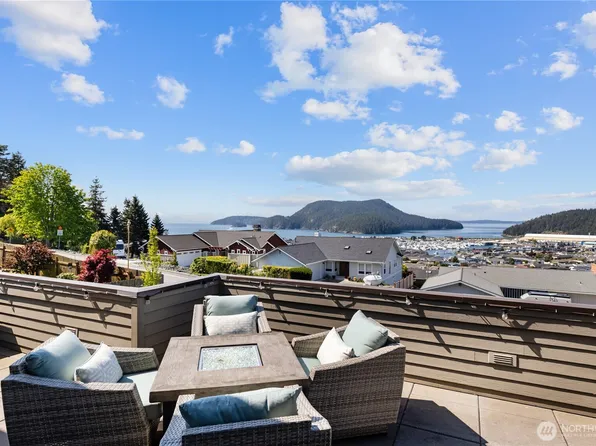 1808 Highland Dr, Anacortes, WA 98221