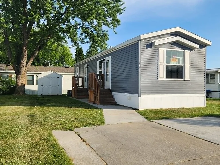 Broadview Estates — Photo 15