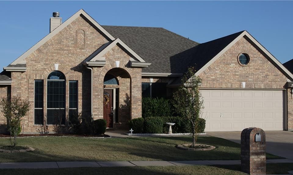 1st image of 208 Boardwalk Ave