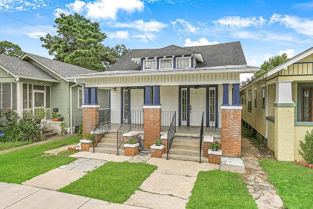 Building Photo - 7737 S Claiborne Ave #1