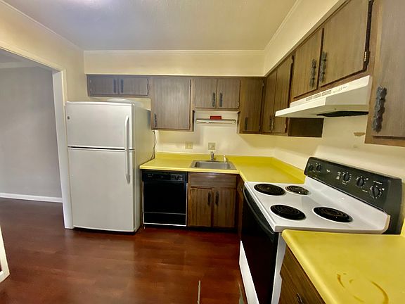2nd image of 5956 Oakbrook Ln