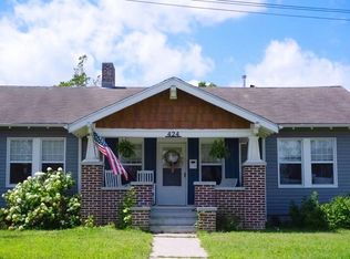 424 W Cedar St, Rogers, AR 72756