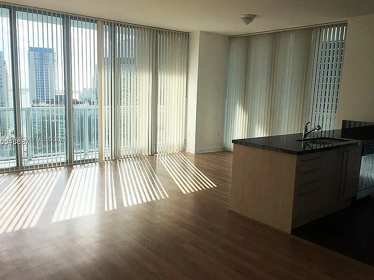 79 SW 12th St #3006-S — Photo 2