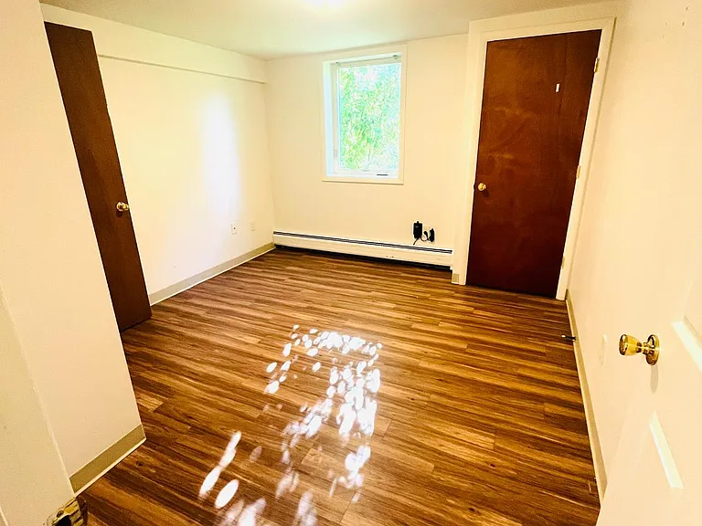 34 Chestnut St — Photo 2