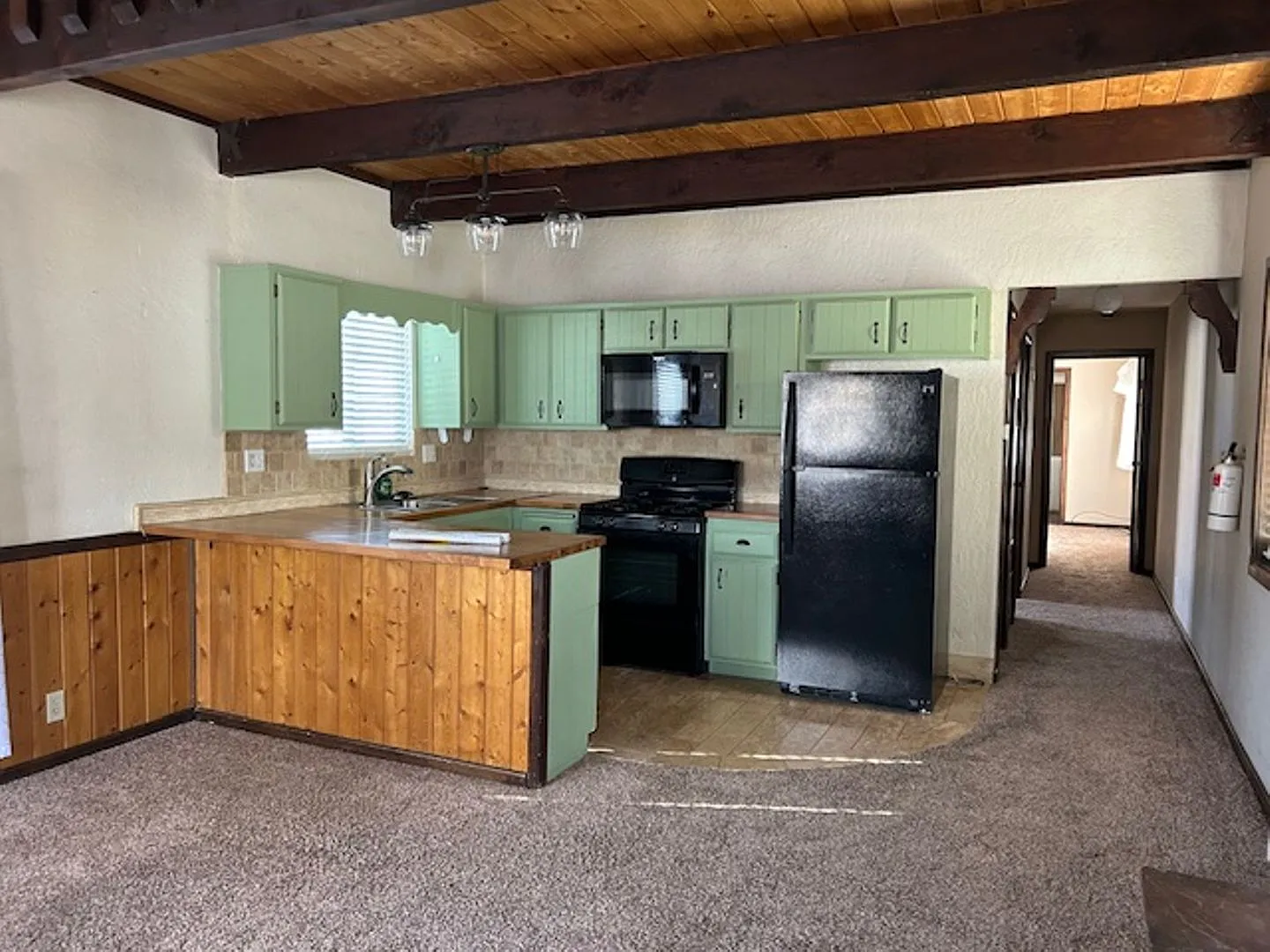 2 Bed in Sugarloaf — Photo 3