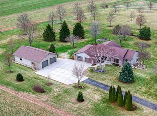 10123 Fertile Ridge Rd, Mount Horeb, WI 53572