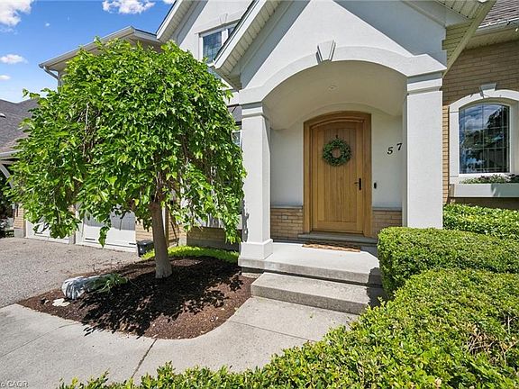 4th image of 576 Falconridge Cres