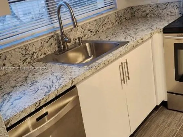 2501 NW 41st Ave APT 201, Fort Lauderdale, FL 33313