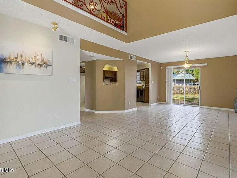 650 Vera Ct — Photo 4