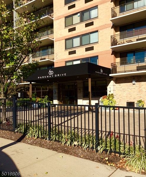 1st image of 60 Parkway Dr E APT 11B