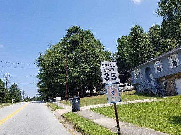 4th image of 3045 Creel Rd