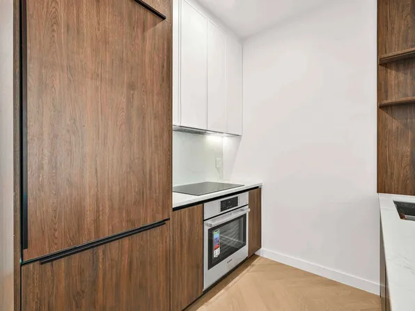90 Herbert Street 3A image 3 of 9
