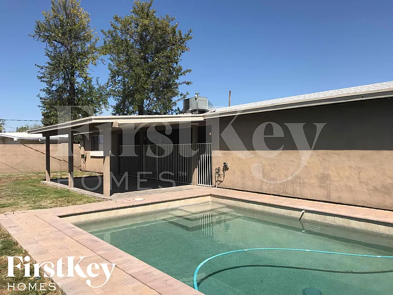 8802 N 35th Dr — Photo 25
