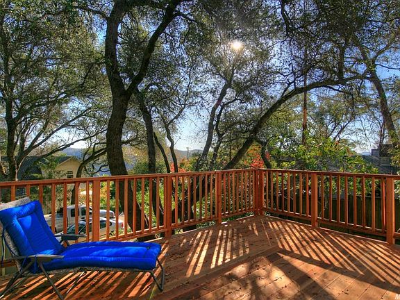 3rd image of 111 Canyon Ct