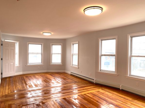 202 Pine St #3