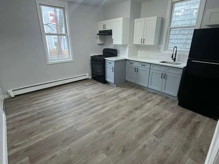 848 S 15th St #1F — Photo 8