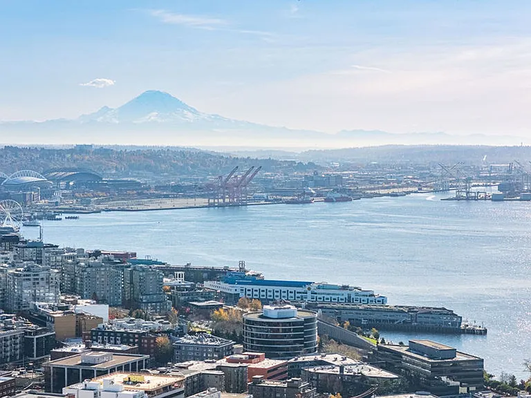 Niwa Apartments | Modern City Living in Queen Anne | Furnished Units & Move in Specials! — Photo 10