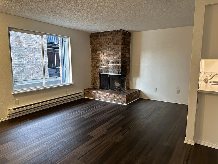 1109 S Woodlawn St #1 — Photo 11