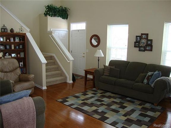 3rd image of 14456 Victoria Dr
