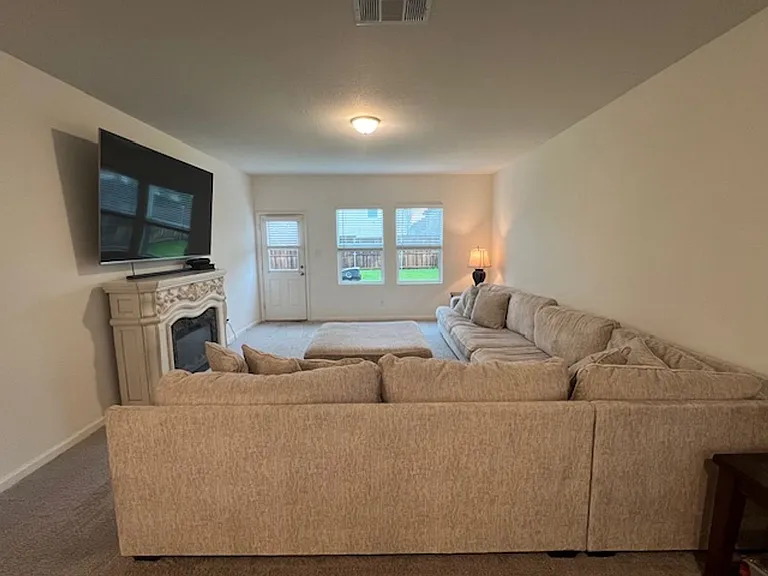 1908 Marquette Dr — Photo 3