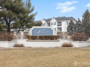 921 Waterford Dr, Edison, NJ