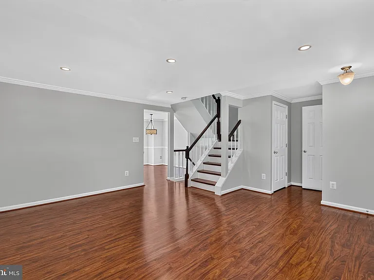 6453 Linleigh Way — Photo 6