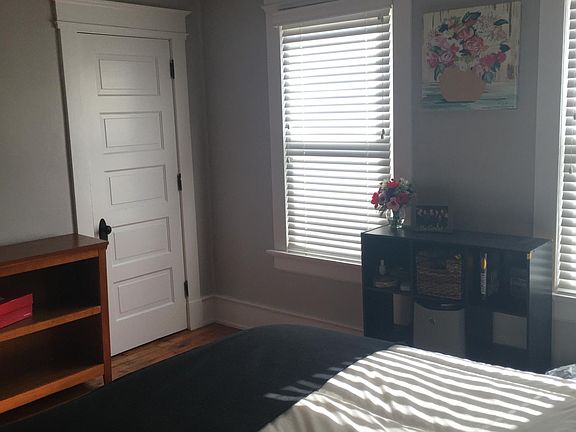 3rd image of 113 1/2 Louisiana Ave
