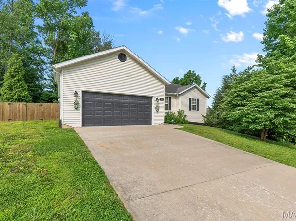 227 Greenbrier Dr, Cape Girardeau, MO 63701