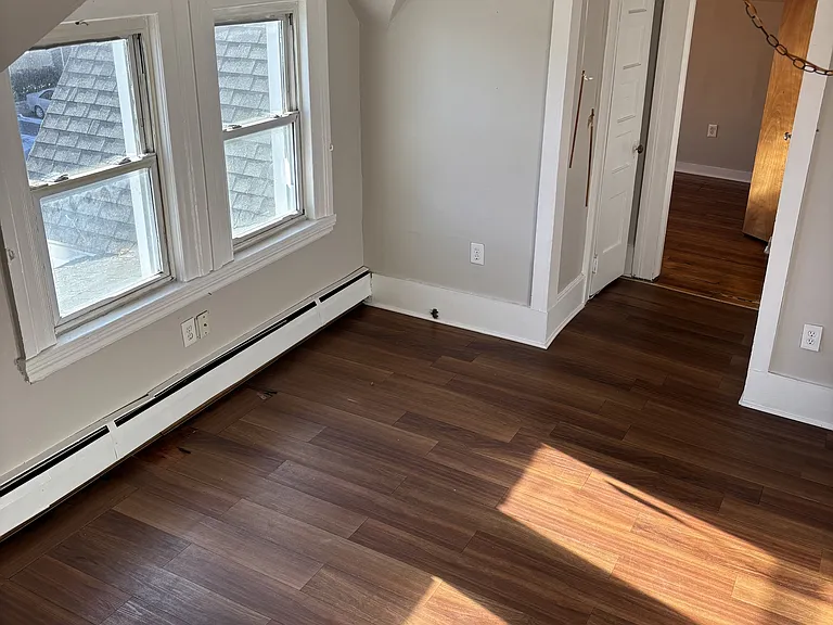 165 Grove St — Photo 7
