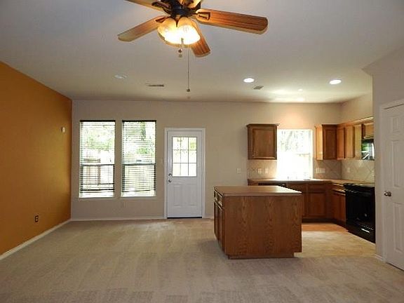 4th image of 715 Hallsleigh Ln