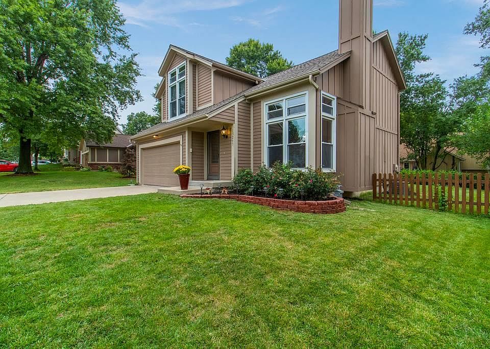 15297 Newton Dr, Overland Park, KS 66223 Zillow