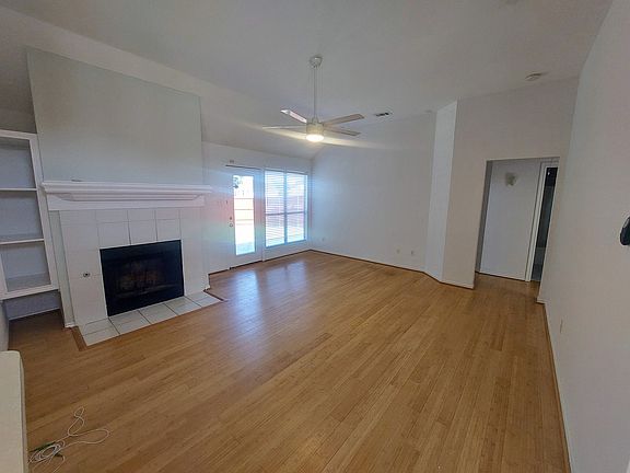 5th image of 8161 Hyde Park Dr
