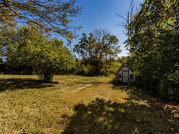 3rd image of 2527 Mustang Dr