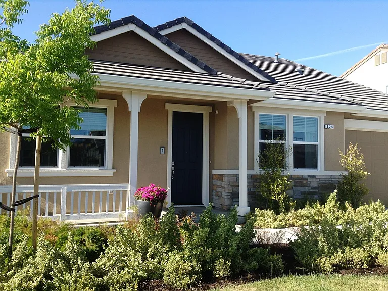 925 Fulton Way — Photo 3