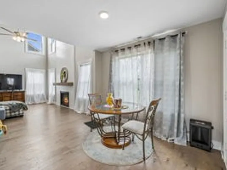 369 Frontier Dr — Photo 10