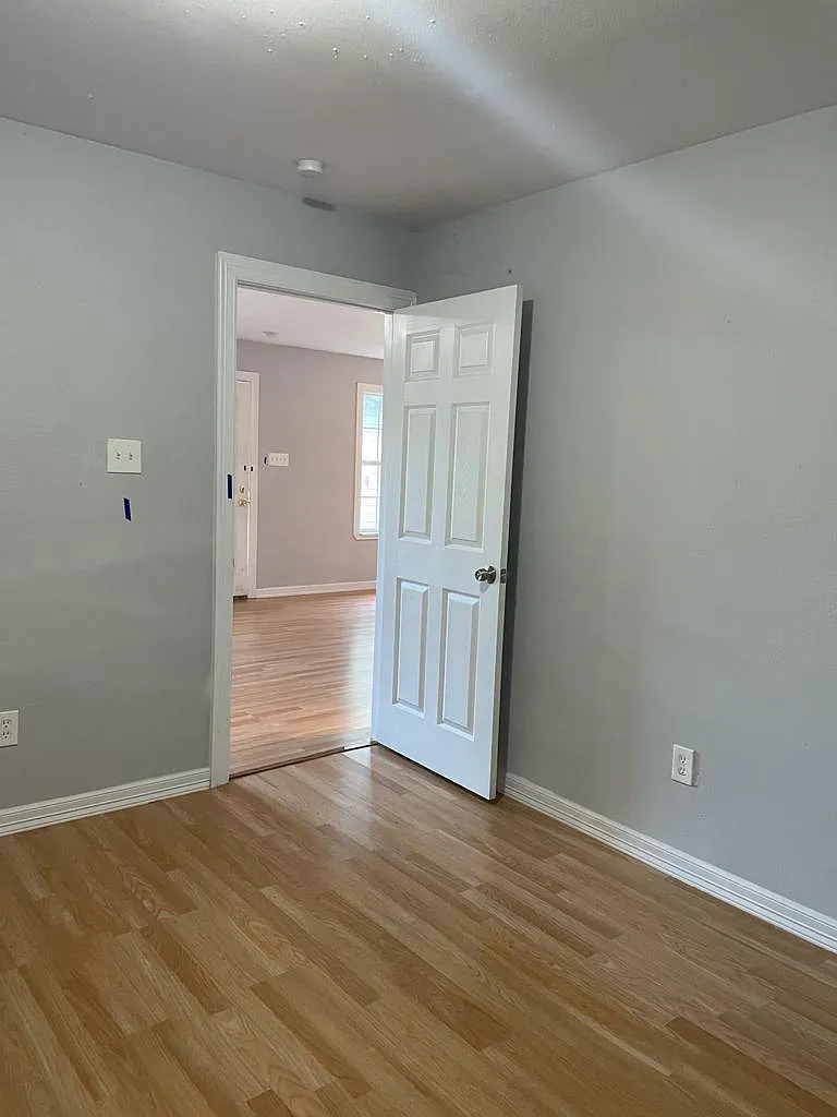 2 bed, 650 sqft, $1,300 — Photo 4